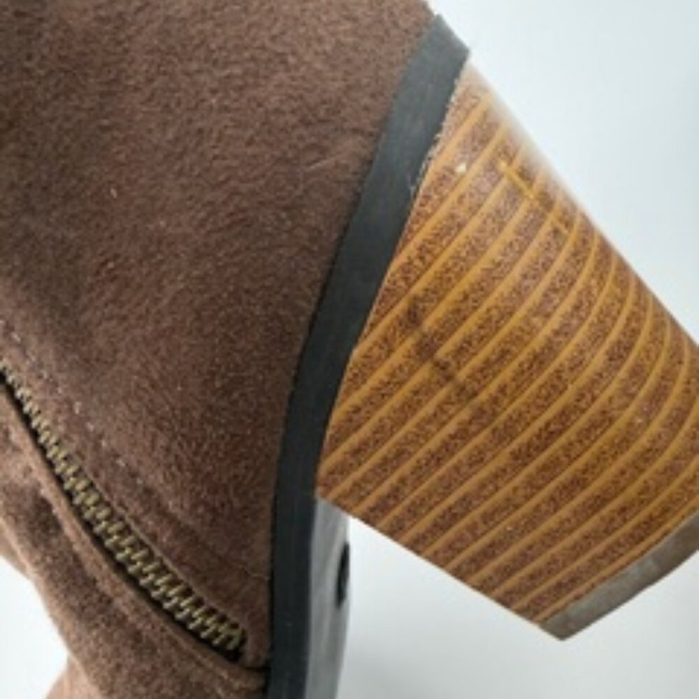 Diba Brown Suede Ankle Boots with a Block Heel and Side Zipper Size 5.5M - Picture 7 of 8